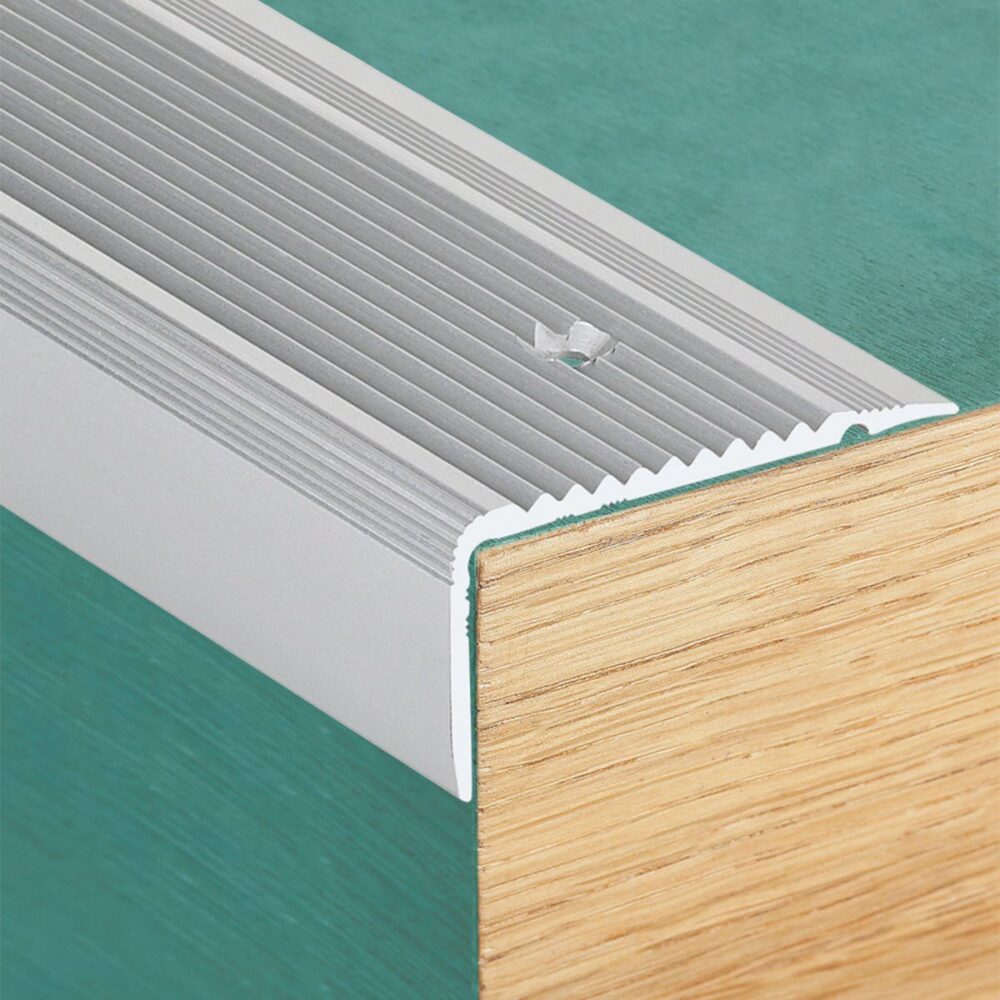 Trapneus aluminium product renovatie