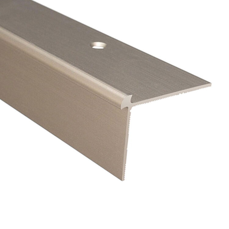 Dubbele rand trapprofiel staal 3MPRO1600