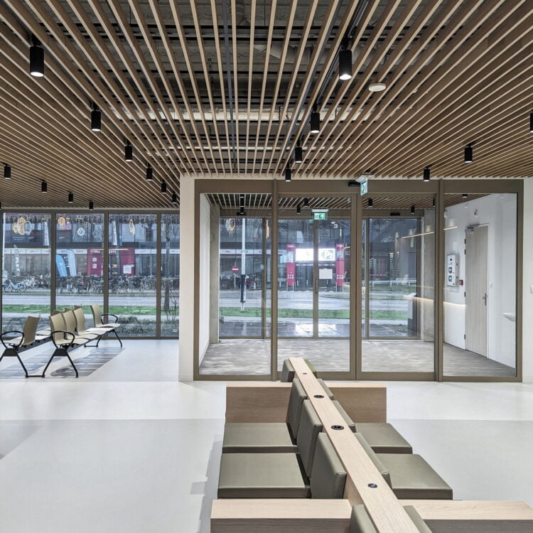 Boerhaave kliniek Utrecht wandbescherming en entreemat installatie