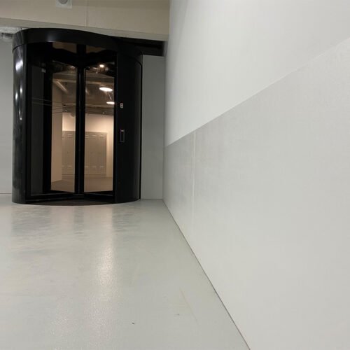 EMA Amsterdam installatie wandbescherming en plinten