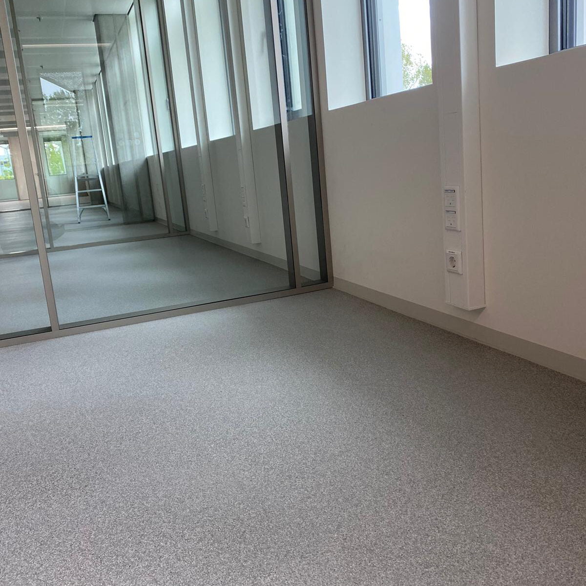 SRON plinten installatie