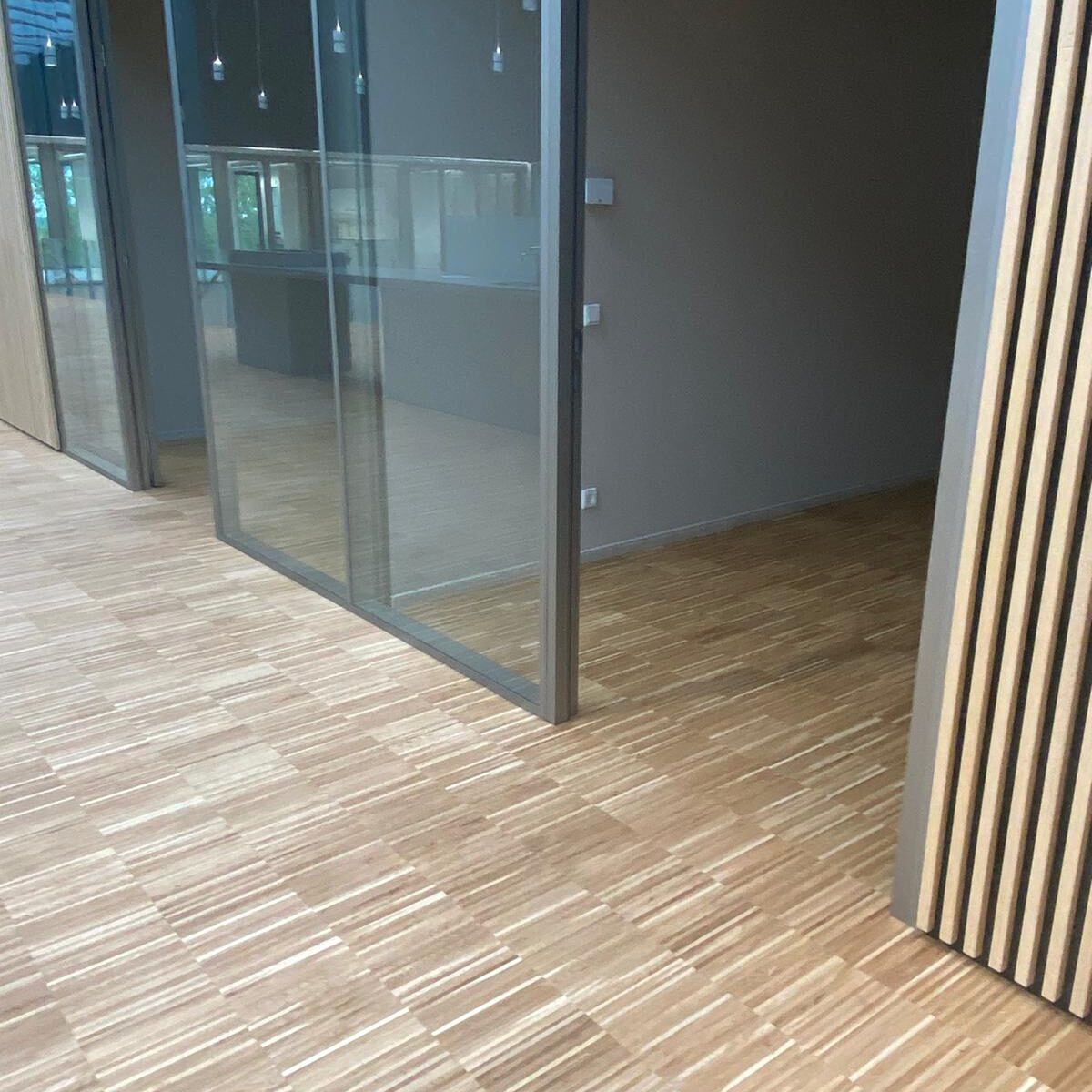 SRON plinten installatie