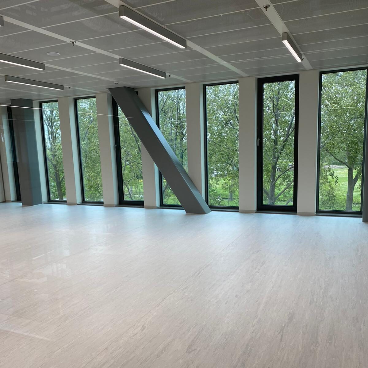 SRON plinten installatie