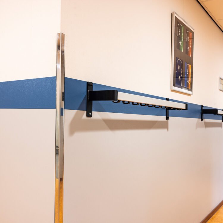 Berkenschutse Heeze onderwijsinstelling wandbescherming installatie