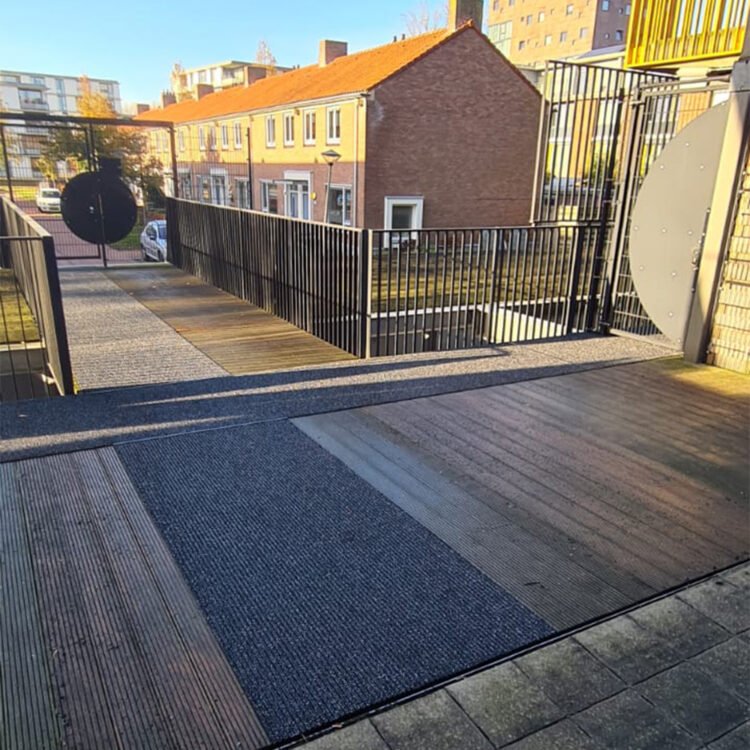 Arnhem Blauwe Weide R13 antislip installatie