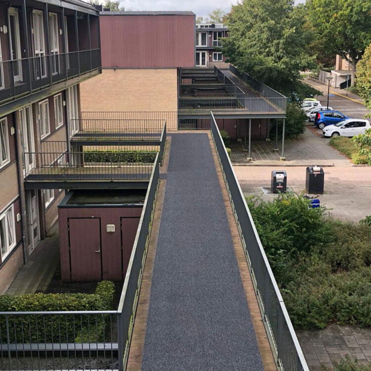 R13 antislip matten installatie Ermelo