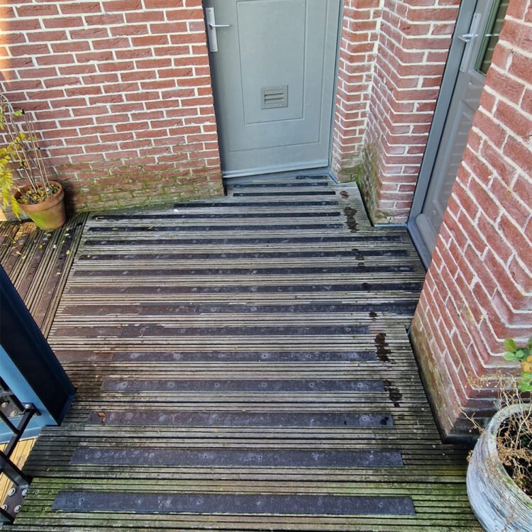 Vlonderstrips installatie VvE Piri Reis Amsterdam