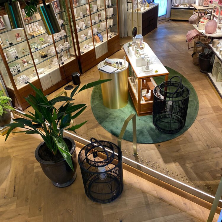 Waarschuwingsnoppen Messing installatie House of Rituals Amsterdam