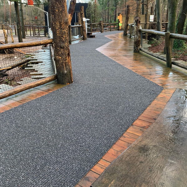 Dierenpark Amersfoort R13 Granulaat antislip matten
