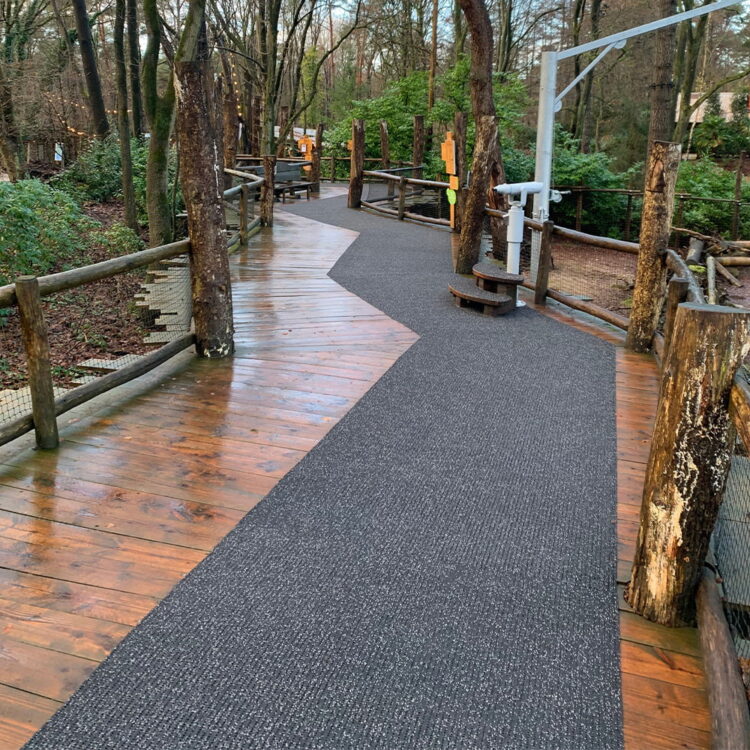 Dierenpark Amersfoort R13 Granulaat antislip matten