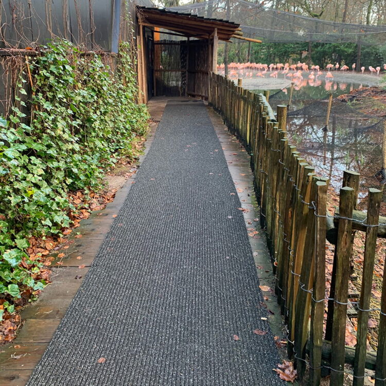 Dierenpark Amersfoort R13 Granulaat antislip matten