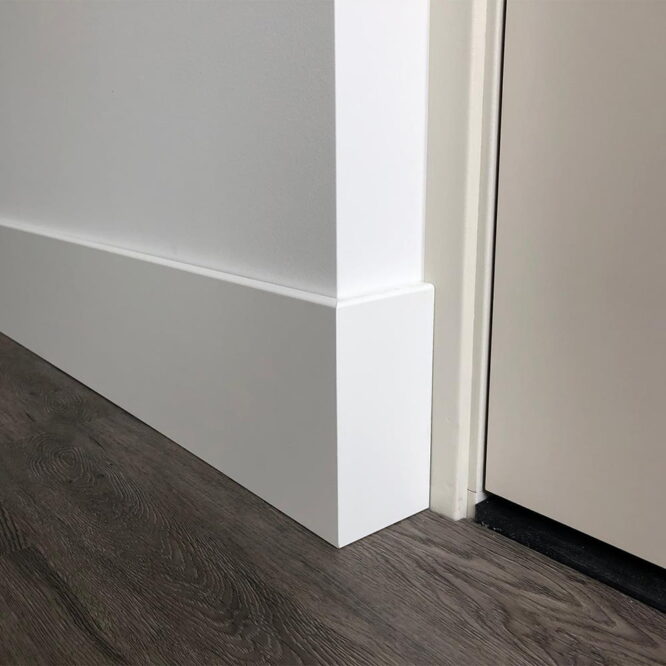 Q Residence installatie MDF-plint ommanteld